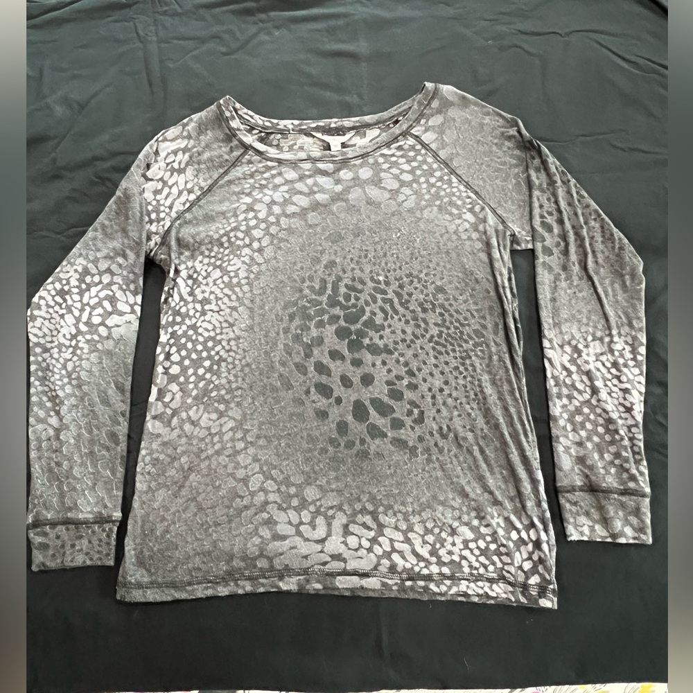 Athleta long sleeve shirt